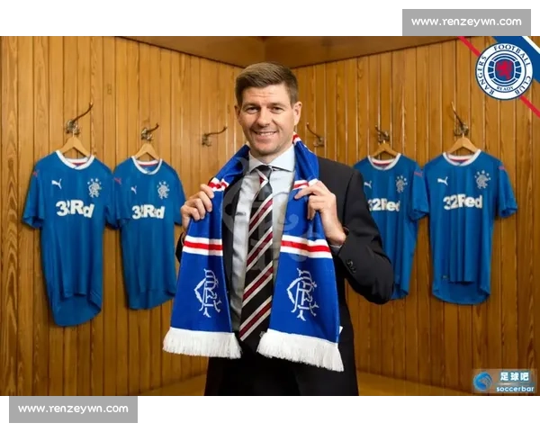 利雅得新月与皇马高层会晤，签名球衣见证跨洲际足球友谊